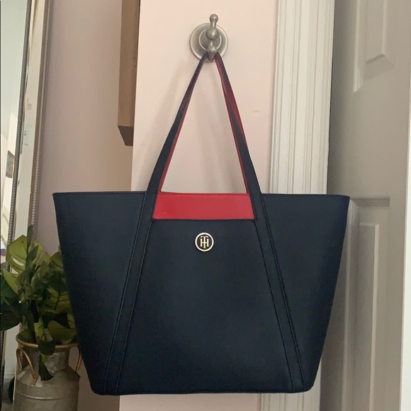Tommy Hilfiger bag - Picture 1 of 3